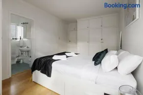1 bedroom Boutique in St Kilda East with secure parking - Image 4