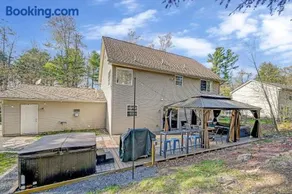 Spacious Retreat - Outdoor Oasis Games and more - Image 2