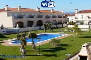 Relajante casa Climatizada Parking privado y Cerca del Mar - Image 1
