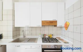 2-Bedroom Apartment in Alba with Free Parking and Air Conditioning - Image 4