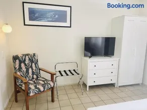 Paradise Court Holiday Units - Image 2