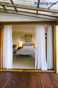 Hinterland Retreat on 30 acres - Sleeps 6 - Image 2