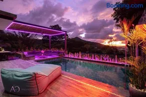 Stylish 4 Bedroom Seaview Pool Villa - Image 2