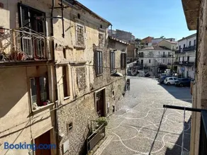 Casa Valente, Affaccio sulla Piazza Carpinone - Image 1