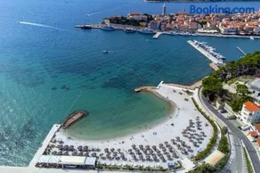 Apartments with swimming pool Banjol, Rab - 11382 - Image 2