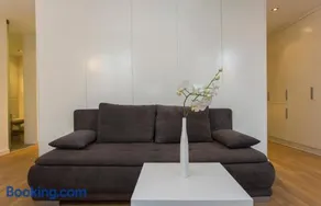 Modern Apartment in the City Center - Image 5