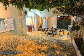White Villa - Image 4