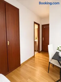 Habitación con baño privado en piso compartido - Image 3
