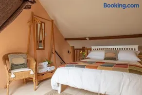 Highdown Farm Holiday Cottages - Image 4