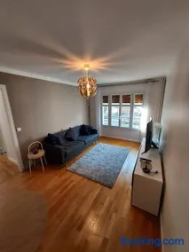 Bel appartement 2 pièces, sortie de métro ligne 8 - Image 3