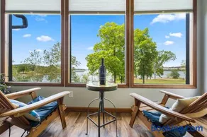 Red Bud Cove Lakefront Farm House on Table Rock Lake - Image 1