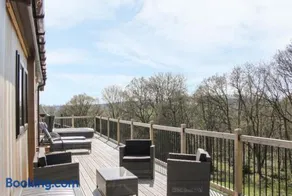 Fabulous detached lodge with hot tub two nights minimum stay - Image 5