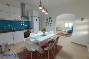 Honey Farm House - Image 3