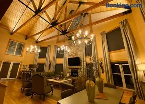 Pointe View Lodge - Image 2