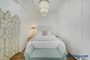 Penthouse Paradise on Palm Beach Island - Image 4
