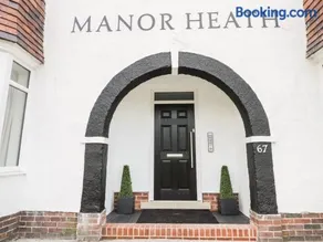 Manor Heath Apartment 1 - Image 4