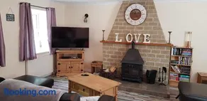 Hilltop Cottage/ Penrhiw - Image 5