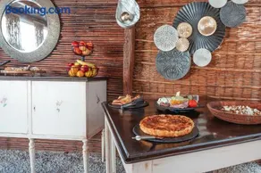 Sunrock Suites - Villa Pansy - Image 1