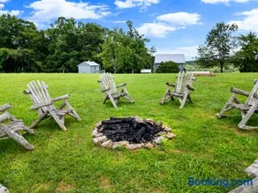 Pet Friendly 2 Bedroom Cabin Hideaway For 4! Cabin 7 - Image 5