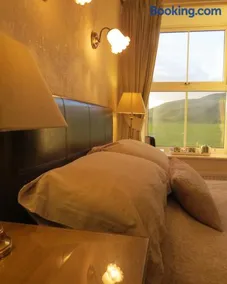 Gwrach Ynys Country Guest House - Image 3