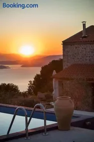Villa Vouno - luxury and privacy in the Aegean - Image 1