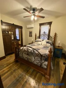 Rock Island Hideaway - Image 2