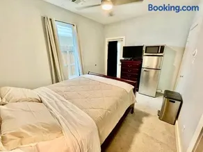 EADO Essentials Suite with Fridge, Microwave, WiFi and AC - Image 3