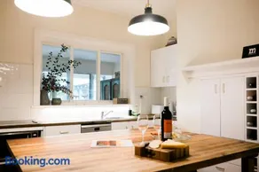 The Secret Figtree Cottage - Image 2