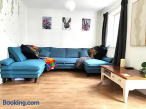 Fun & Comfortable 3bd, Large Sofa Bed, Garden - Image 2