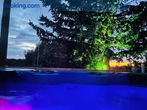 La k abane jacuzzi extérieur chauffée piscine de saison totalement privatisé - Image 3