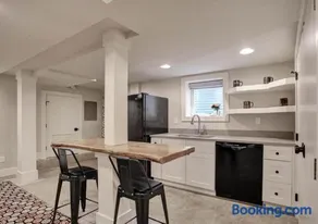 Private Daylight Basement | Near Downtown & Lake - Image 4