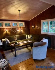 Cozy lakeside cabin - Image 2