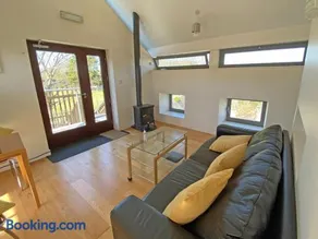 Kinvara Suites No 2 Top Floor by Trident Holiday Homes - Image 5
