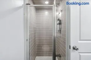 Stylish 2BR Urban Escape, BBQ, Private Terrace - Image 3