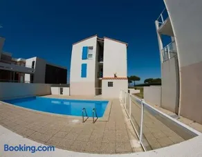 Appartement avec piscine et accès direct à la mer - Image 2