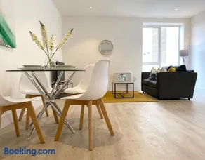 Fleets Height Apartment Ten - Image 3