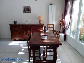 Chez Francoise - Image 3