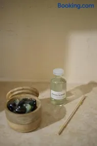 Gold Queen Apartment - Image 1