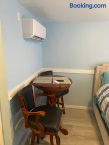 Cozy Studio in Quiet Neighborhood - Image 2