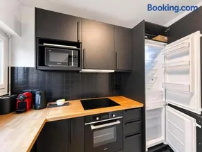 Belleville 1 Bedroom Apartment Near Père Lachaise - Image 4