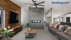 Burramungee - 5 Bedroom Chalet - Image 5