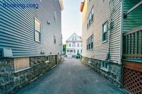 Family Retreat 4BR Boston - Near Redline & 5mins to Franklin Park Zoo - Free Parking 27 - Image 3