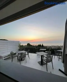 Villa Mimosa Florital - Free Private Parking On site & in Tropea - Image 1
