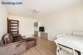 Metro Kondratowicza Spacious Apartment by BookingHost - Image 1