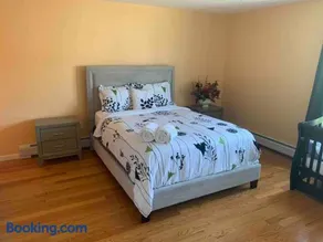 Family 3-bedroom home (2nd floor near EWR/Outlet) - Image 3