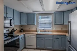 3 Bedroom Beach House! Quick Drive to Beach! 508A Rosemary Lane - Image 5