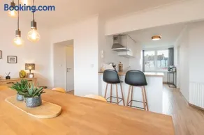 Cozy 2BR Seaside Apartment in Oostende - Family-Friendly and Fully Equipped - Image 5