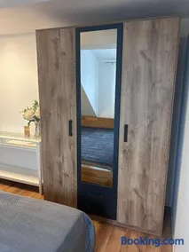 Modern Apartment - Image 2