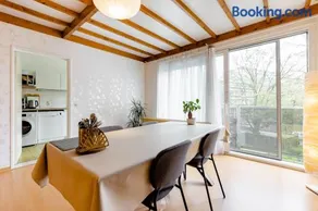 Digital Nomad Station - Bedroom with Desk and more - Image 4