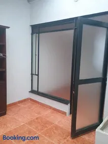 Habitaciòn calida y amplia para 2 o 3 personas - Image 3
